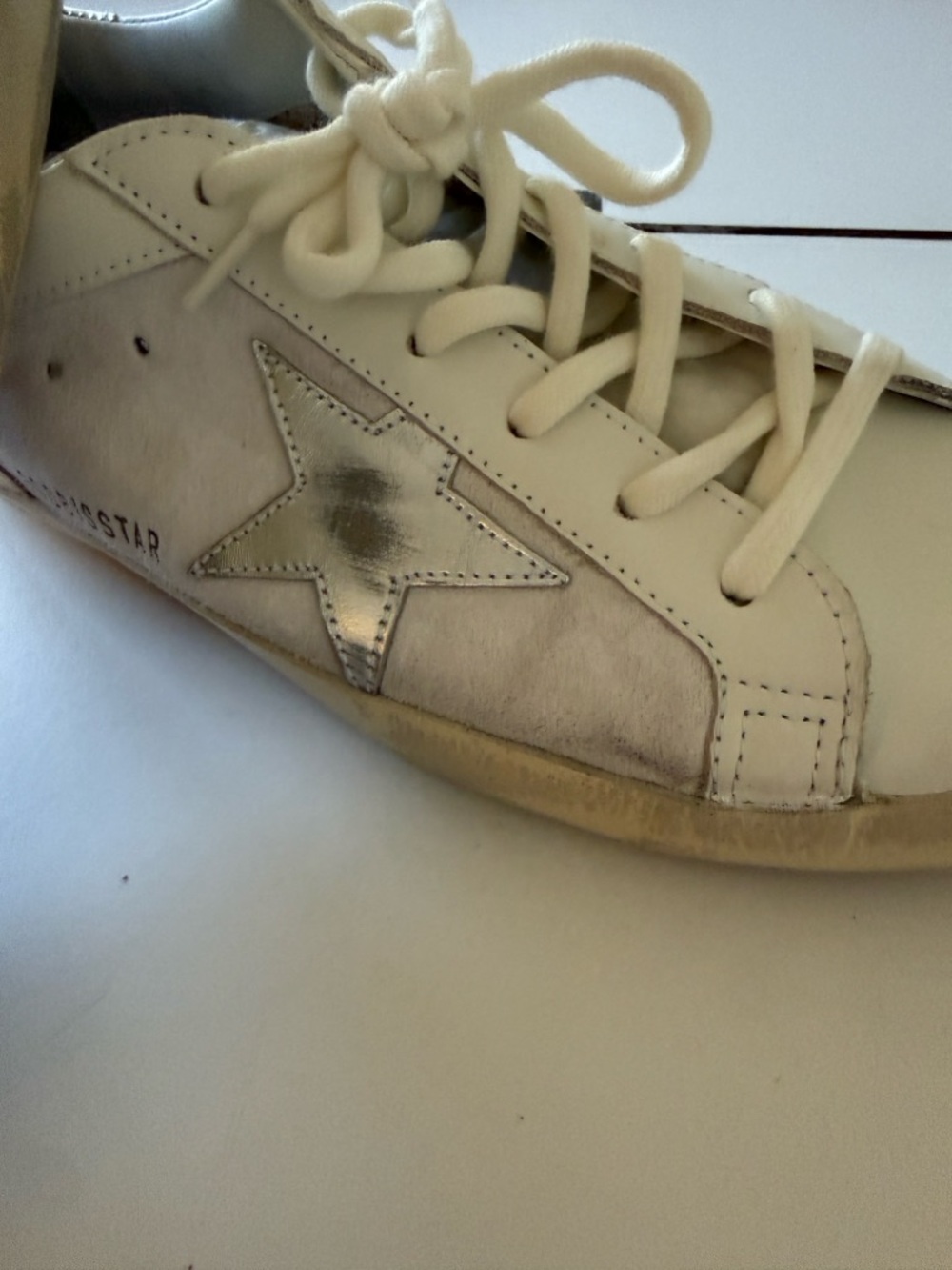 BNIB Golden Goose Women's White Suede Sneakers with Gold & Silver Star Accent - Picture 2 of 6